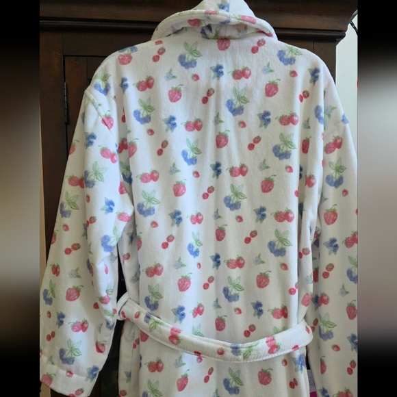 Djerf Avenue Summer Berries Robe - Picture 4 of 4